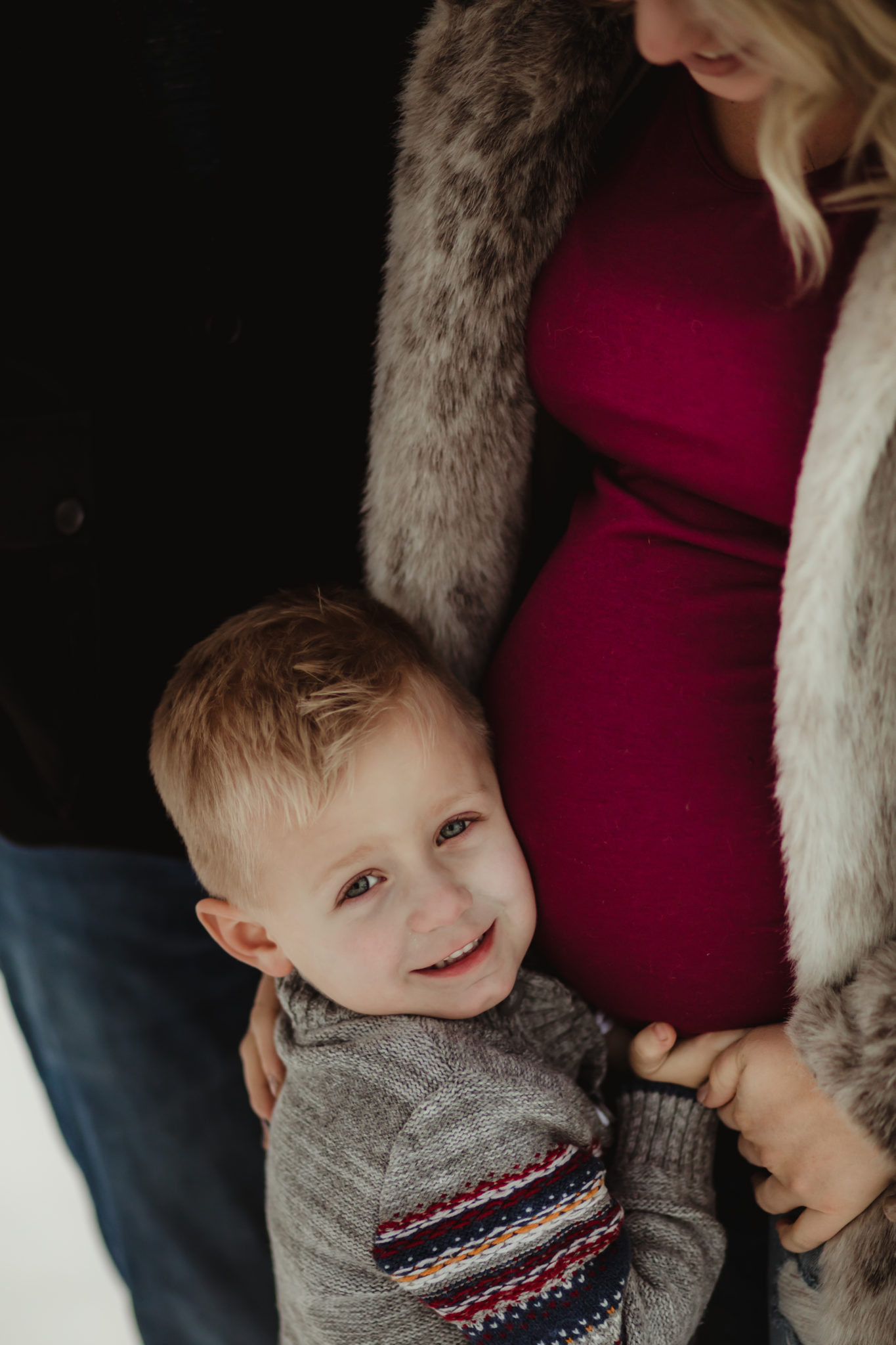 Beautiful Winter Maternity Session- Green Bay, Wisconsin ...
