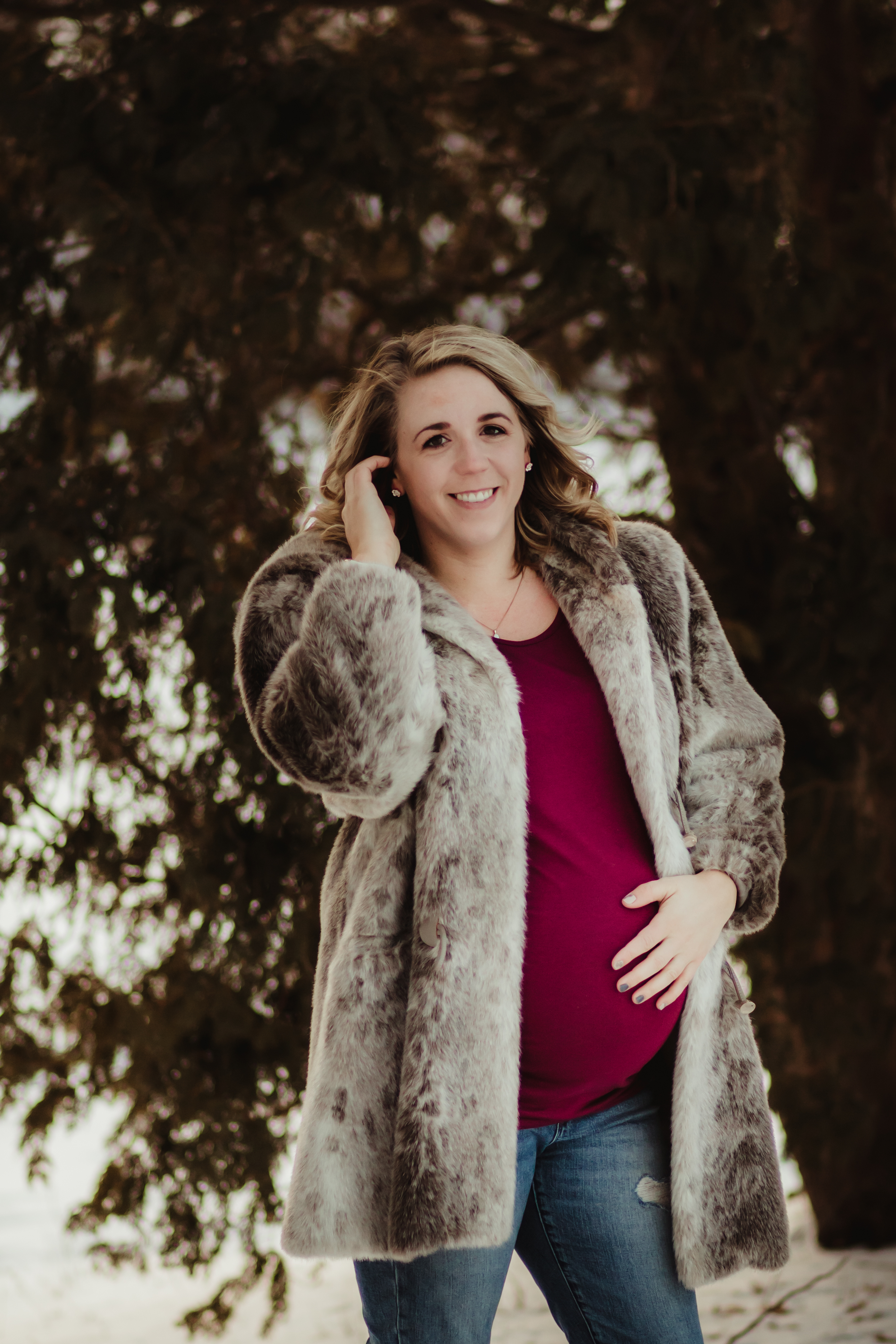 Beautiful Winter Maternity Session- Green Bay, Wisconsin ...